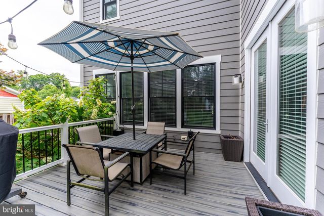 916 DESALE ST SW, Vienna, VA 22180