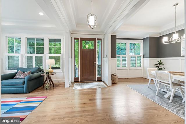 916 DESALE ST SW, Vienna, VA 22180
