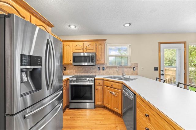 21240 W 226th Street, Spring Hill, KS 66083