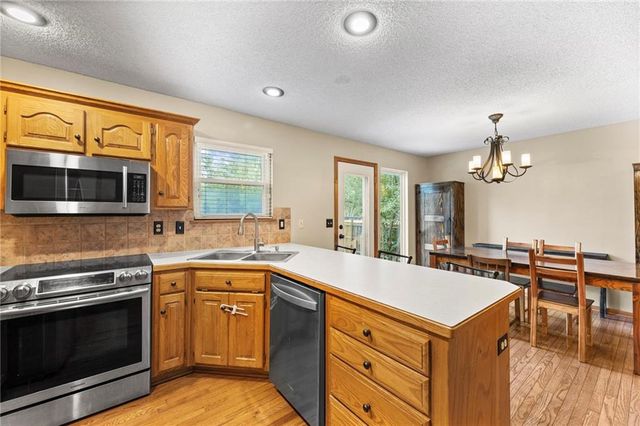 21240 W 226th Street, Spring Hill, KS 66083