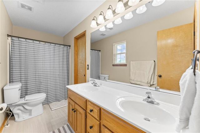 21240 W 226th Street, Spring Hill, KS 66083