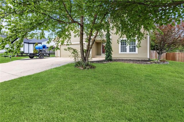21240 W 226th Street, Spring Hill, KS 66083