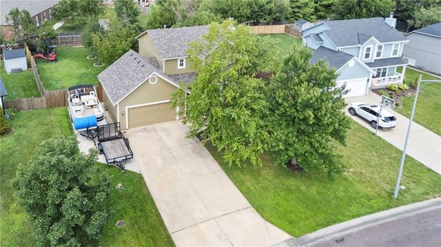 21240 W 226th Street, Spring Hill, KS 66083