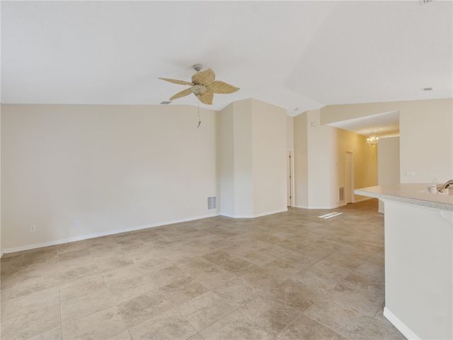 1146 N 13th Square, Vero Beach, FL 32960