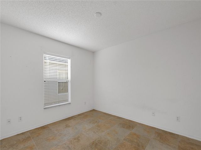 1146 N 13th Square, Vero Beach, FL 32960