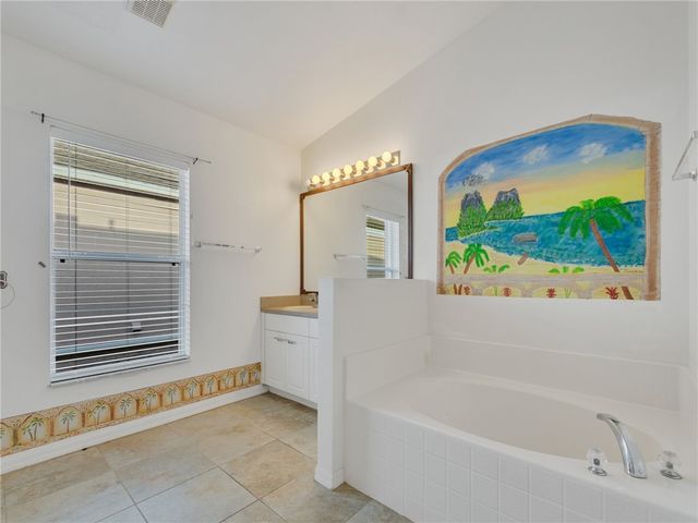 1146 N 13th Square, Vero Beach, FL 32960