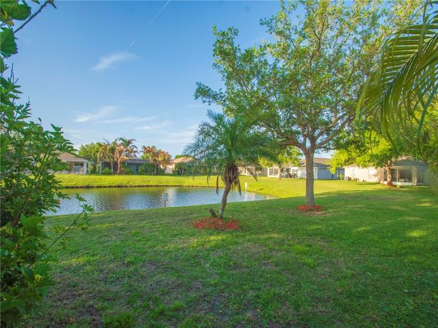 1146 N 13th Square, Vero Beach, FL 32960