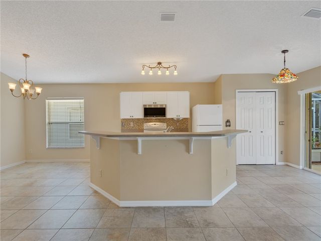 1146 N 13th Square, Vero Beach, FL 32960