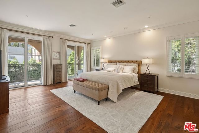 341 S Linden Drive, Beverly Hills, CA 90212