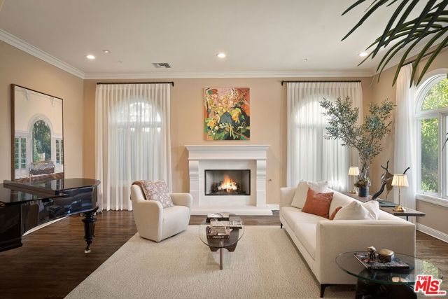 341 S Linden Drive, Beverly Hills, CA 90212