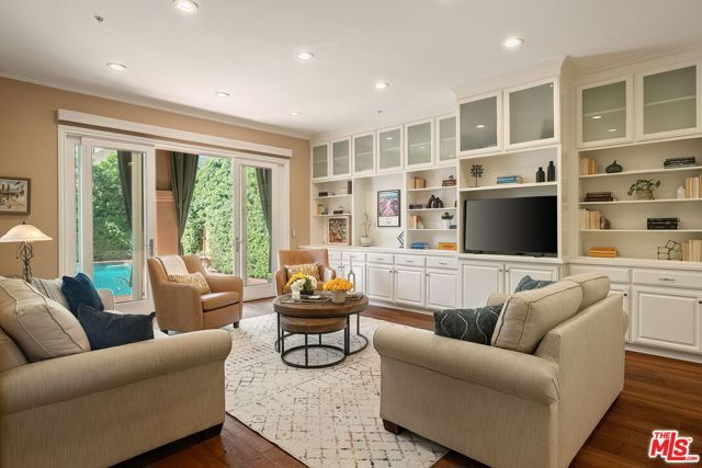 341 S Linden Drive, Beverly Hills, CA 90212