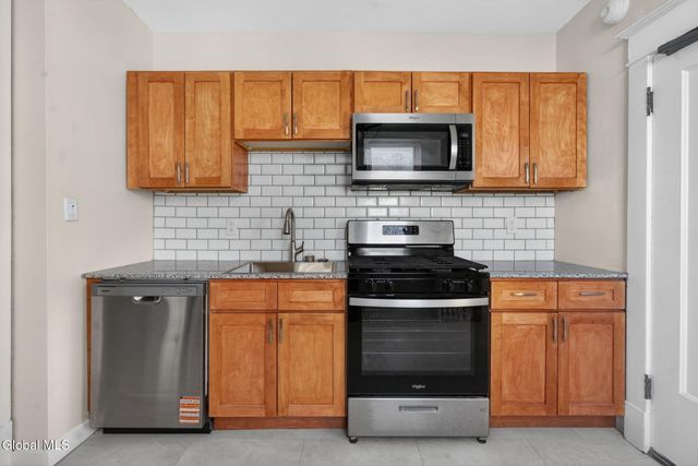 42 Ten Eyck Avenue, Albany, NY 12209