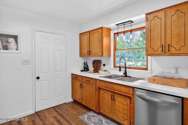 5801 Port Drive, New Bern, NC 28560