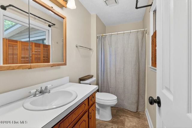 5801 Port Drive, New Bern, NC 28560