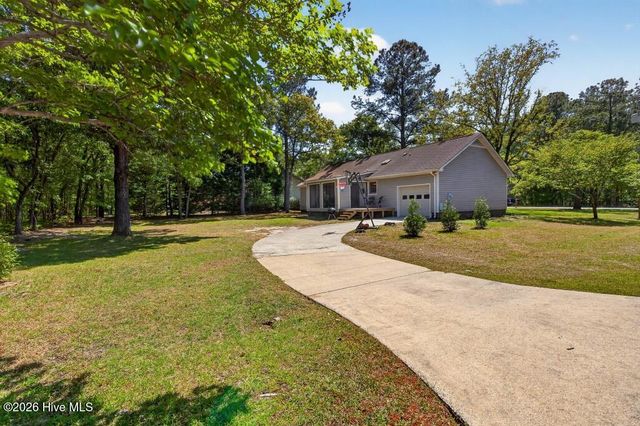 5801 Port Drive, New Bern, NC 28560