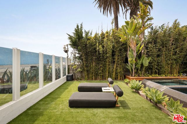 966 Palisades Beach Road, Santa Monica, CA 90403