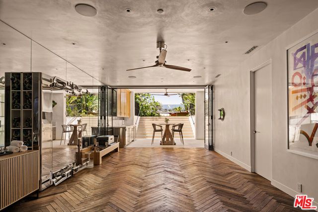 966 Palisades Beach Road, Santa Monica, CA 90403