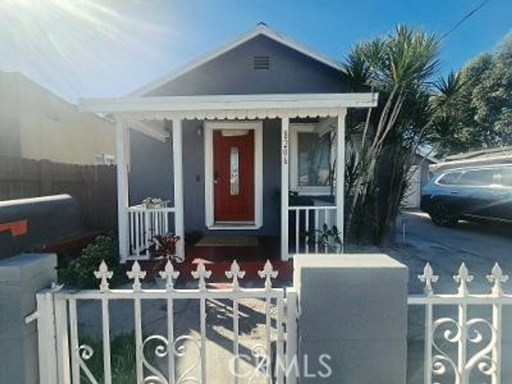 8206 Olanda, Paramount, CA 90723 — exterior