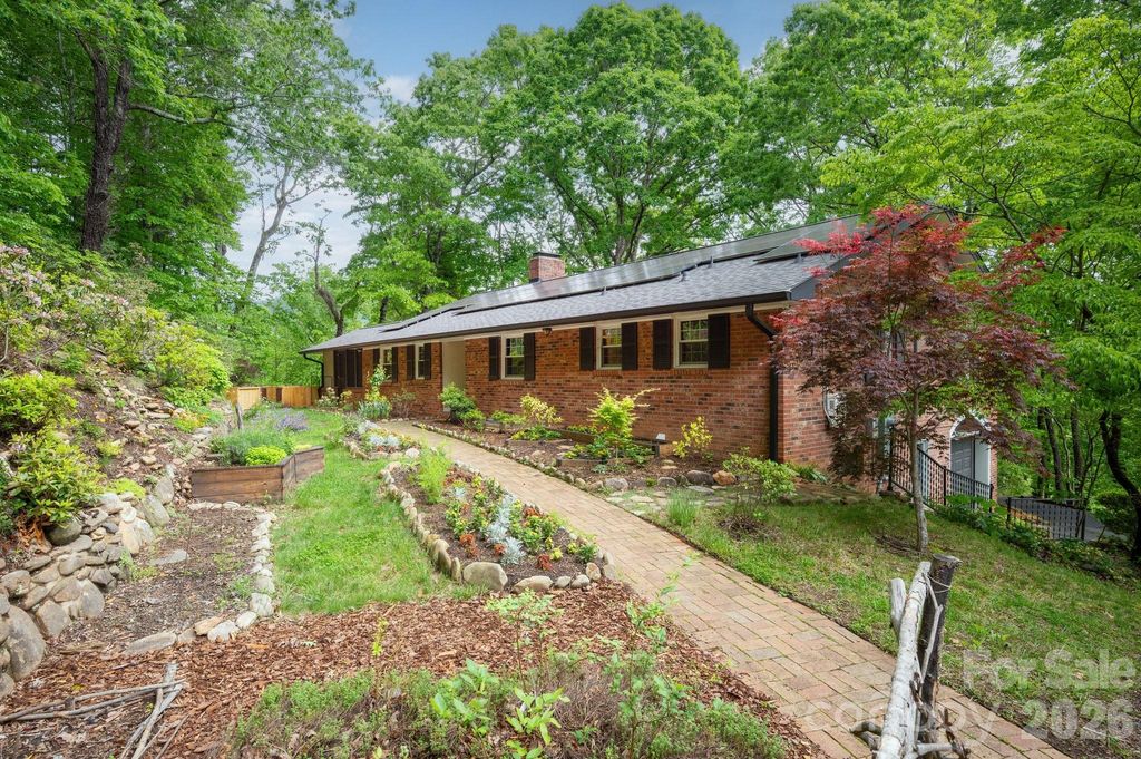 200 Allen Mountain Drive, Black Mountain, NC 28711