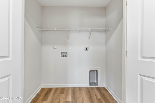 43 W Pioneer Way 112, Hampstead, NC 28443