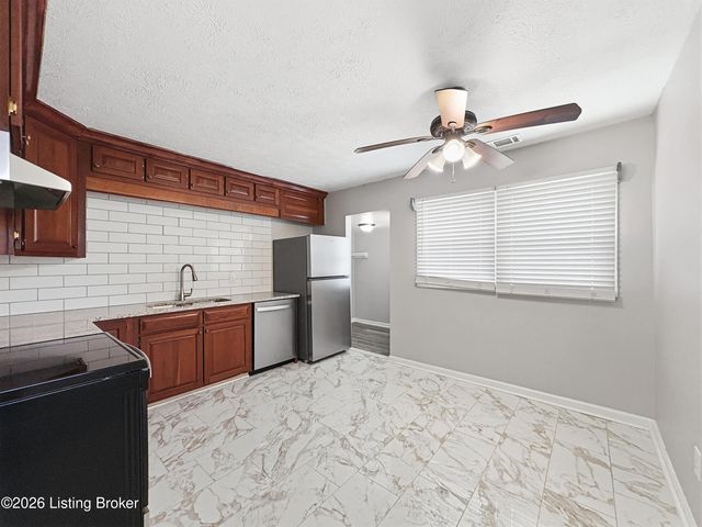 7004 John Adams Way, Louisville, KY 40272