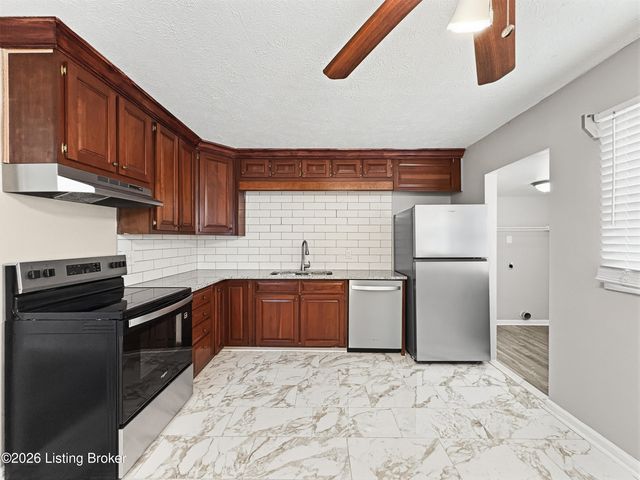 7004 John Adams Way, Louisville, KY 40272