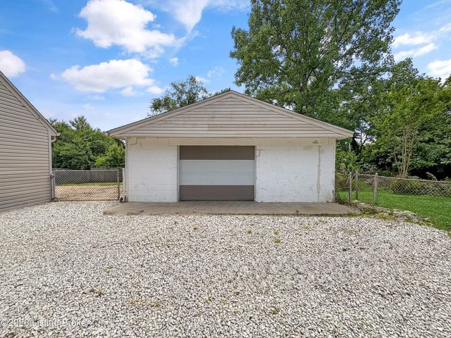 7004 John Adams Way, Louisville, KY 40272