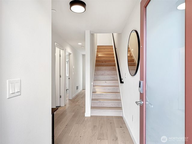 1411 B N 48th Street, Seattle, WA 98103