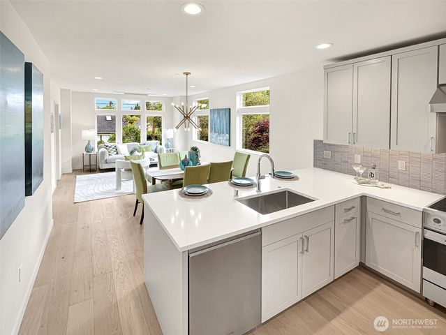 1411 B N 48th Street, Seattle, WA 98103