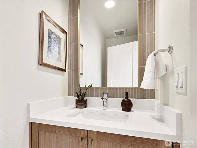 1411 B N 48th Street, Seattle, WA 98103