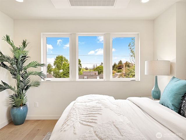 1411 B N 48th Street, Seattle, WA 98103