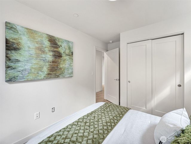 1411 B N 48th Street, Seattle, WA 98103