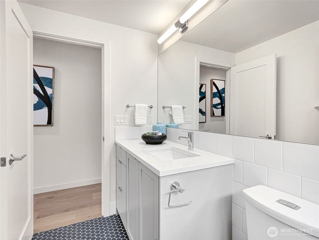 1411 B N 48th Street, Seattle, WA 98103