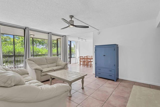 799 Jeffery Street 105, Boca Raton, FL 33487
