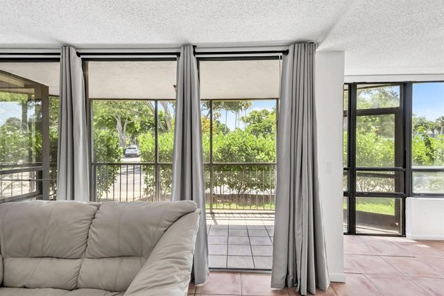 799 Jeffery Street 105, Boca Raton, FL 33487