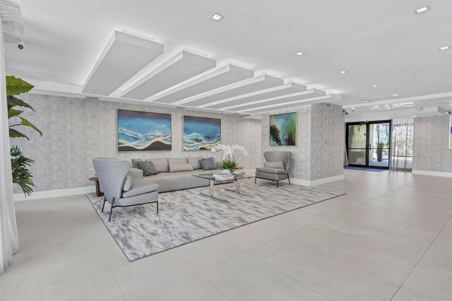 799 Jeffery Street 105, Boca Raton, FL 33487