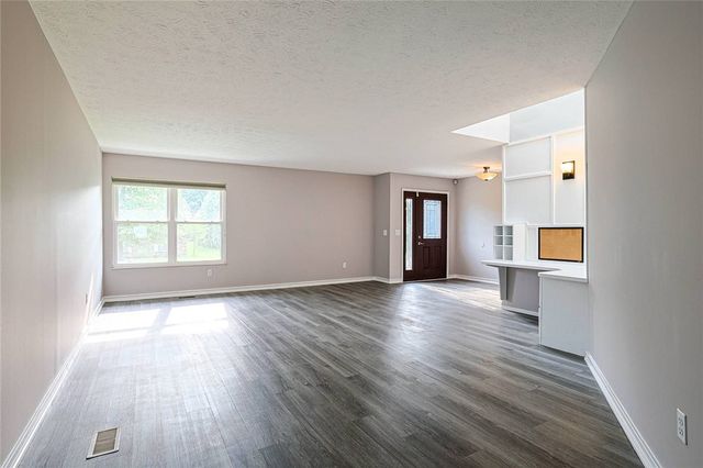 695 Tealwood Drive, Beavercreek, OH 45430