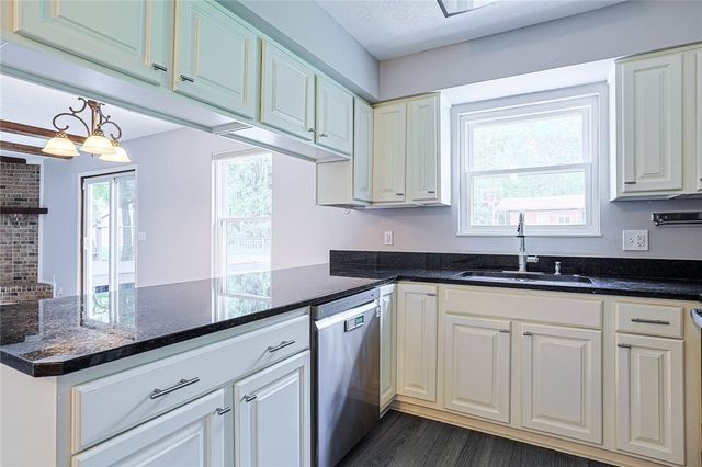 695 Tealwood Drive, Beavercreek, OH 45430