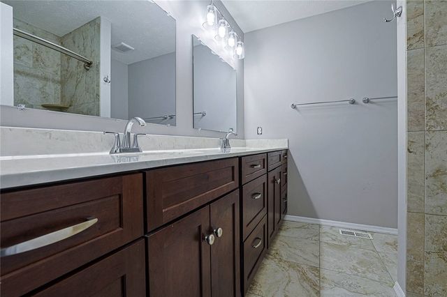 695 Tealwood Drive, Beavercreek, OH 45430