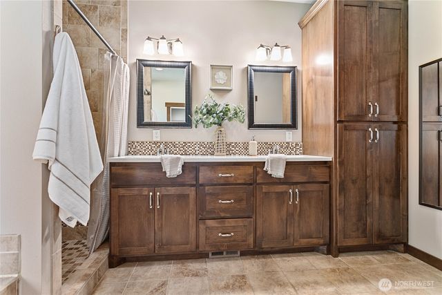 507 Village Court, Lynden, WA 98264