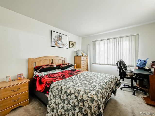 6775 Cedarbrook Drive, Bloomfield Hills, MI 48301