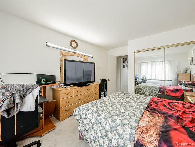 6775 Cedarbrook Drive, Bloomfield Hills, MI 48301