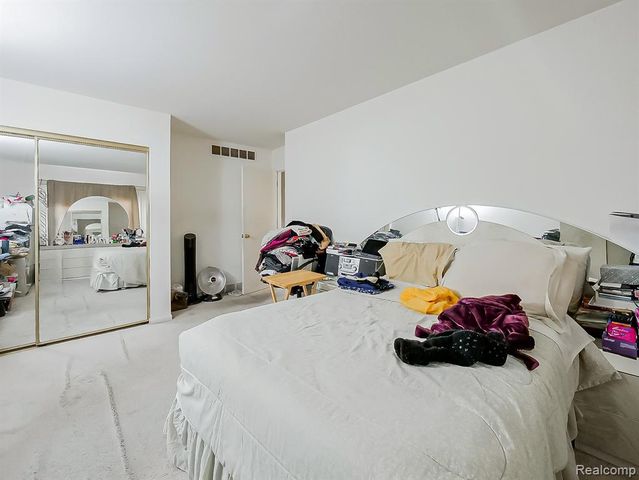 6775 Cedarbrook Drive, Bloomfield Hills, MI 48301