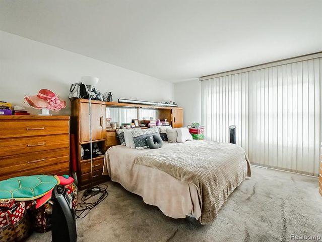 6775 Cedarbrook Drive, Bloomfield Hills, MI 48301