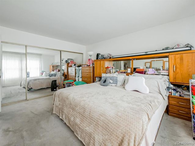 6775 Cedarbrook Drive, Bloomfield Hills, MI 48301