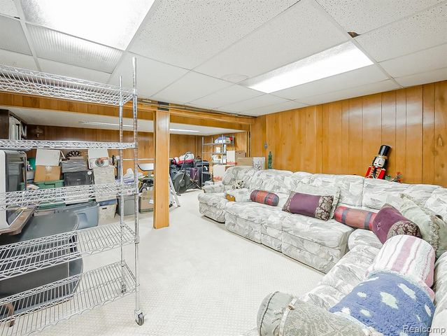 6775 Cedarbrook Drive, Bloomfield Hills, MI 48301