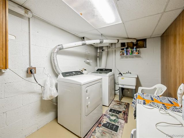 6775 Cedarbrook Drive, Bloomfield Hills, MI 48301