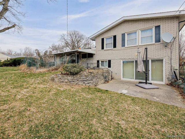 6775 Cedarbrook Drive, Bloomfield Hills, MI 48301