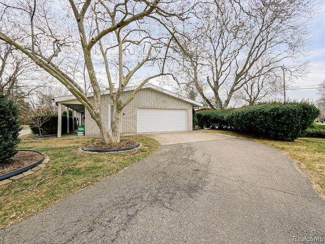6775 Cedarbrook Drive, Bloomfield Hills, MI 48301