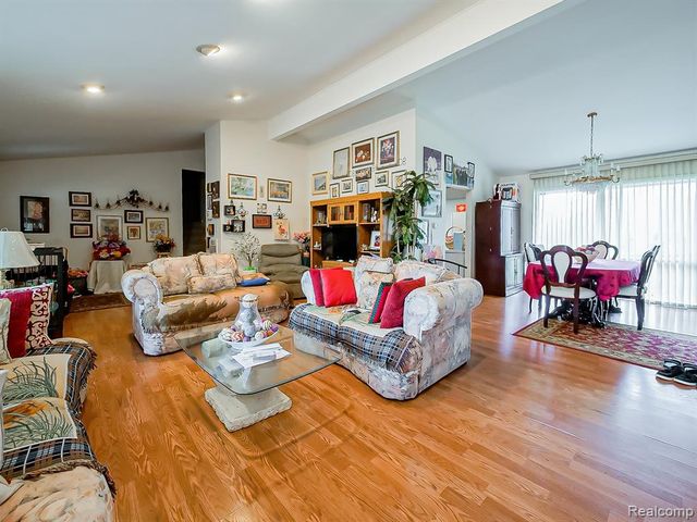 6775 Cedarbrook Drive, Bloomfield Hills, MI 48301